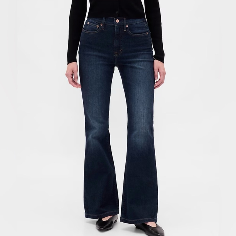 GAP women’s Higg Rise 70s Flare Jeans - size 29 - dark wash
